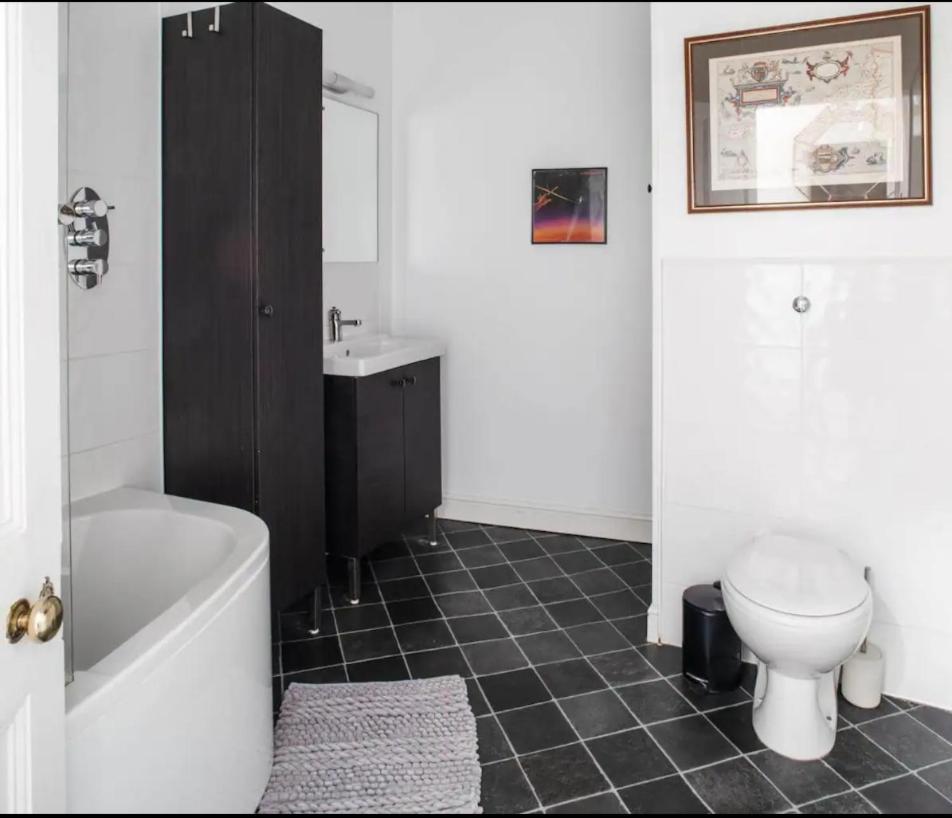 Falmouth Townhouse With Panoramic Sea View Terrace מראה חיצוני תמונה