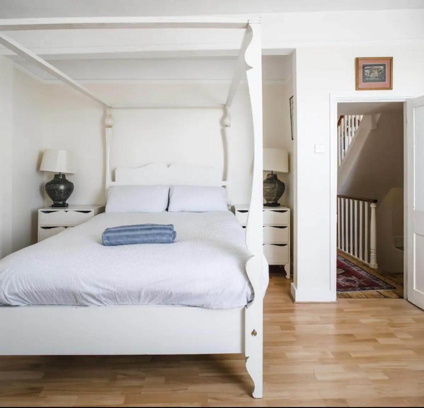 Falmouth Townhouse With Panoramic Sea View Terrace מראה חיצוני תמונה